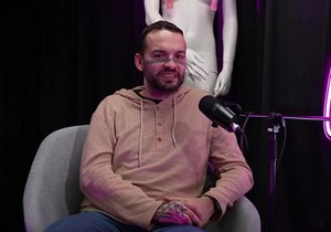 Škrcení má rádo 9 z 10 žen. A tu jednu někdo škrtil blbě, říká odborník na breathplay